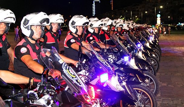 İZMİR'DE ASAYİŞ UYGULAMASI, 468 GÖZALTI..