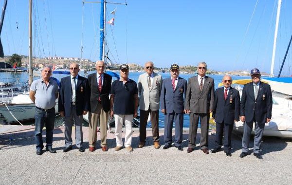 GAZİLER GÜNÜNDE FOÇA'LI GAZİLERDEN, KIYAFET PROTESTOSU!
