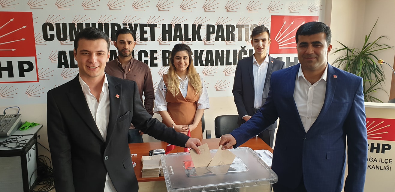 ALİAĞA CHP’Lİ GENÇLERİN YENİ BAŞKANI, AHMET ORHAN.. ALİAĞA CHP’Lİ GENÇLERİN YENİ BAŞKANI, AHMET ORHAN..