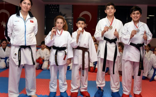 ALİAĞA'NIN GENÇ KARATECİLERİNDEN BÜYÜK BAŞARI !