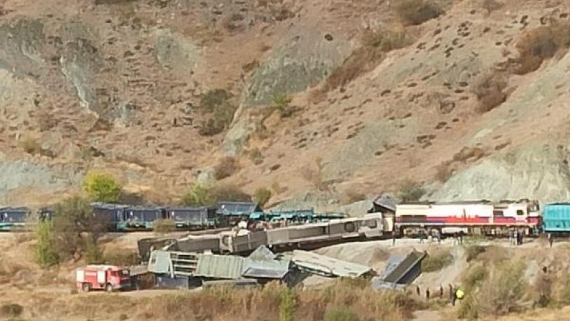 İKİ YÜK TRENİ ÇARPIŞTI, İKİ KİŞİ YAŞAMINI YİTİRDİ.. İKİ YÜK TRENİ ÇARPIŞTI, İKİ KİŞİ YAŞAMINI YİTİRDİ..