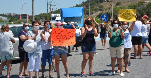 YOLU KESTİLER, KAZALARI PROTESTO ETTİLER… YOLU KESTİLER, KAZALARI PROTESTO ETTİLER…