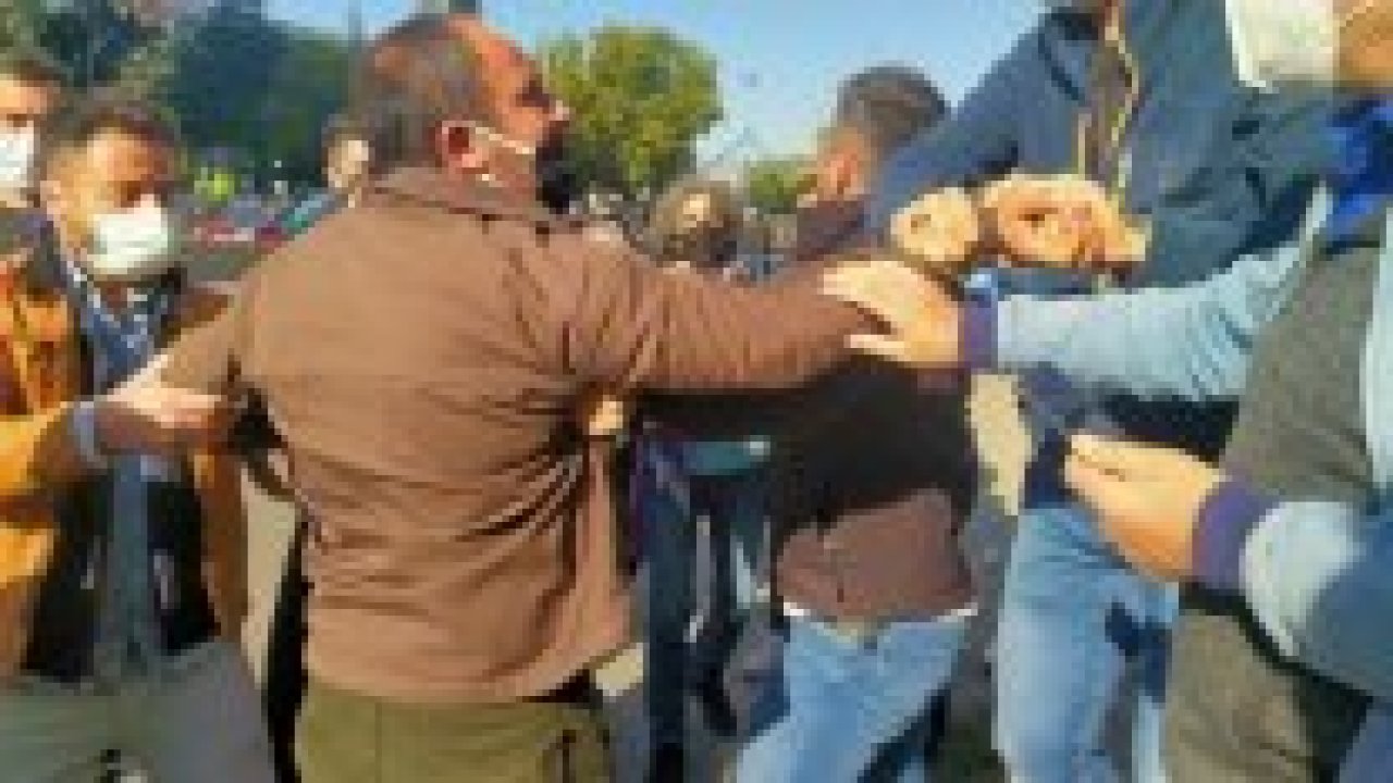 ANKARA KATLİAMI ANMA YÜRÜYÜŞÜNE POLİS MÜDAHALESİ, ÇOK SAYIDA GÖZALTI VAR.. ANKARA KATLİAMI ANMA YÜRÜYÜŞÜNE POLİS MÜDAHALESİ, ÇOK SAYIDA GÖZALTI VAR..