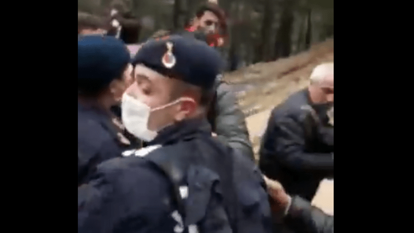 KÖYLÜLER MERMER OCAĞINA KARŞI DİRENDİ, JANDARMA MÜDAHALE ETTİ!… KÖYLÜLER MERMER OCAĞINA KARŞI DİRENDİ, JANDARMA MÜDAHALE ETTİ!…