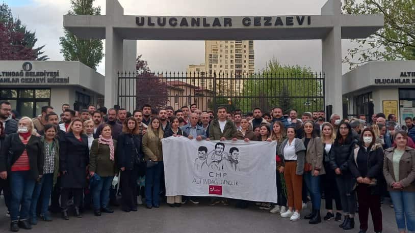 CHP ALTINDAĞ GENÇLİK KOLLARINDAN ÜÇ FİDAN NÖBETİ… CHP ALTINDAĞ GENÇLİK KOLLARINDAN ÜÇ FİDAN NÖBETİ…