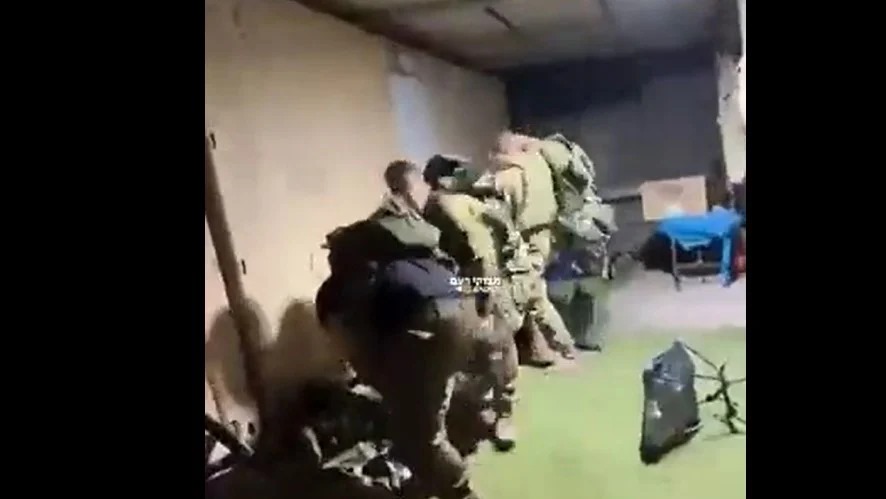ASHKELON KENTİNDE EL KASSAM TUGAYLARI İLE İSRAİL ASKERLERİ ARASINDA SOKAK ÇATIŞMALARI YAŞANIYOR… ASHKELON KENTİNDE EL KASSAM TUGAYLARI İLE İSRAİL ASKERLERİ ARASINDA SOKAK ÇATIŞMALARI YAŞANIYOR…