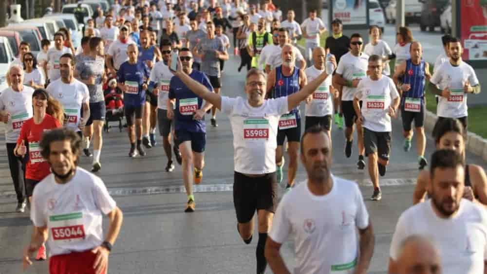 İZMİR’LİLER DİKKAT!, ATA’DAN-ANA’YA SAYGI KOŞUSU İÇİN START VERİLDİ… İZMİR’LİLER DİKKAT!, ATA’DAN-ANA’YA SAYGI KOŞUSU İÇİN START VERİLDİ…