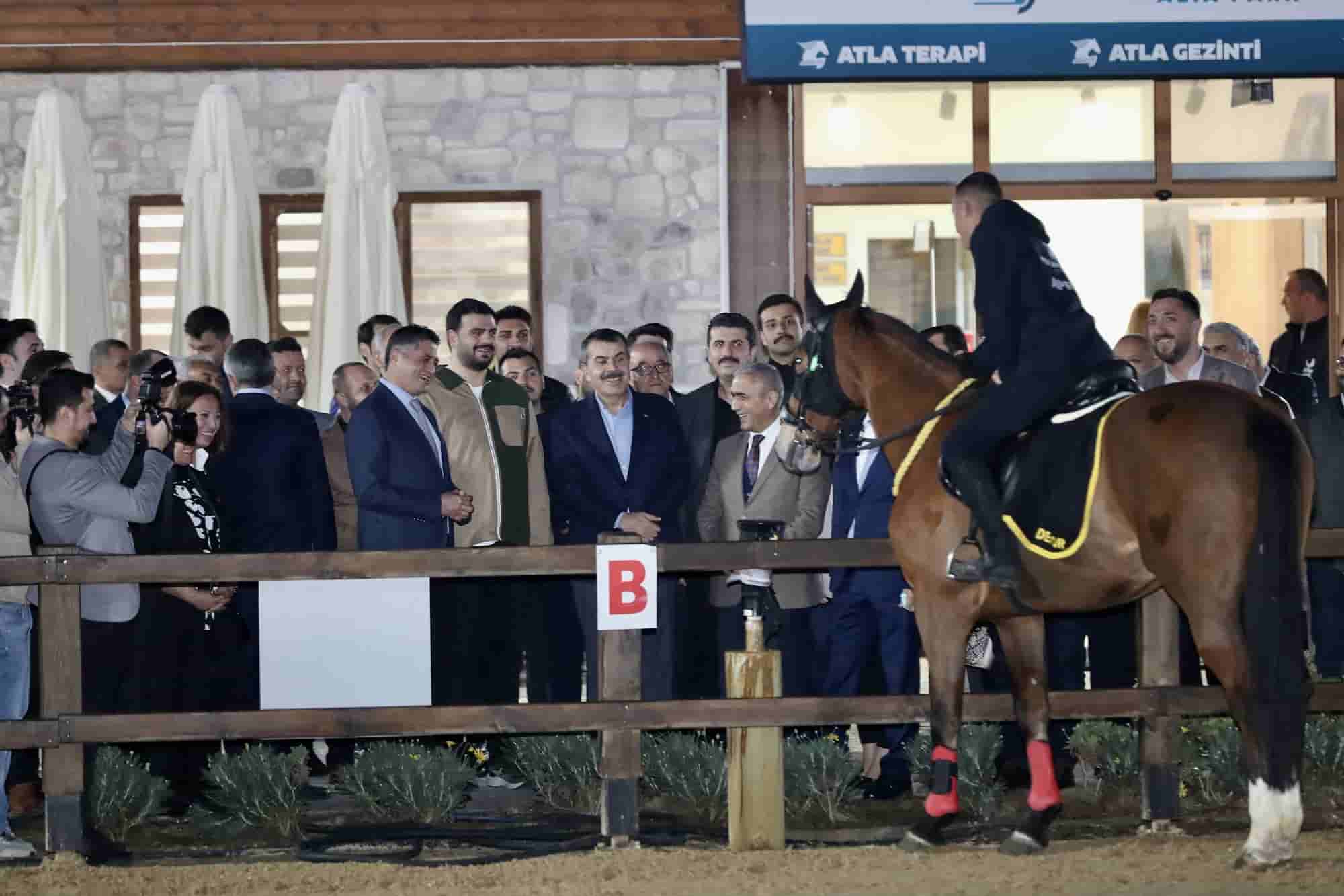 Aliağa’da Özel Eğitim ve Atla Terapi Bir Arada… Aliağa’da Özel Eğitim ve Atla Terapi Bir Arada…