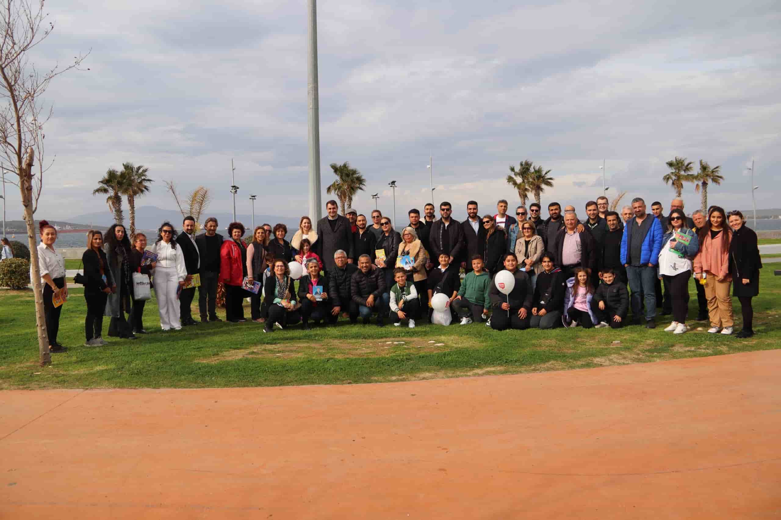 CHP ADAYI GÜÇ, PAZAR GÜNÜNÜN KEYFİNİ ÇOCUKLARLA BİRLİKTE YAŞADI… CHP ADAYI GÜÇ, PAZAR GÜNÜNÜN KEYFİNİ ÇOCUKLARLA BİRLİKTE YAŞADI…