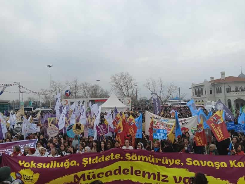 “SUSMUYORUZ, KORKMUYORUZ, İTAAT ETMİYORUZ!…” “SUSMUYORUZ, KORKMUYORUZ, İTAAT ETMİYORUZ!…”
