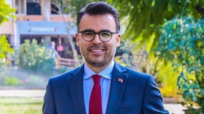 TRT LEFKOŞA TEMSİLCİSİ: “SAHTE DİPLOMA” SUÇLAMASI NEDENİYLE TUTUKLANDI!… TRT LEFKOŞA TEMSİLCİSİ: “SAHTE DİPLOMA” SUÇLAMASI NEDENİYLE TUTUKLANDI!…