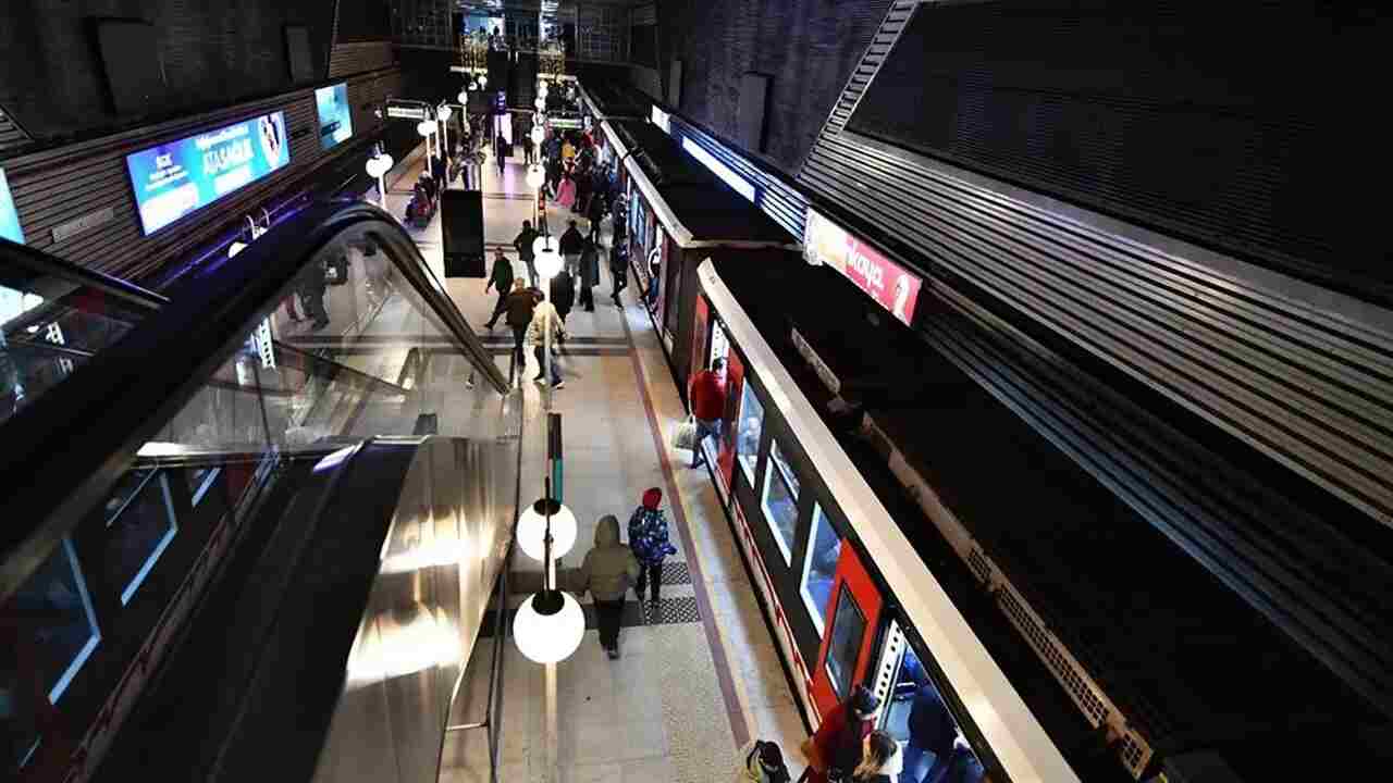 BÜYÜKŞEHİR İZMİR METROSUNDA KESİNTİSİZ İLETİŞİM DÖNEMİNİ BAŞLATIYOR… BÜYÜKŞEHİR İZMİR METROSUNDA KESİNTİSİZ İLETİŞİM DÖNEMİNİ BAŞLATIYOR…