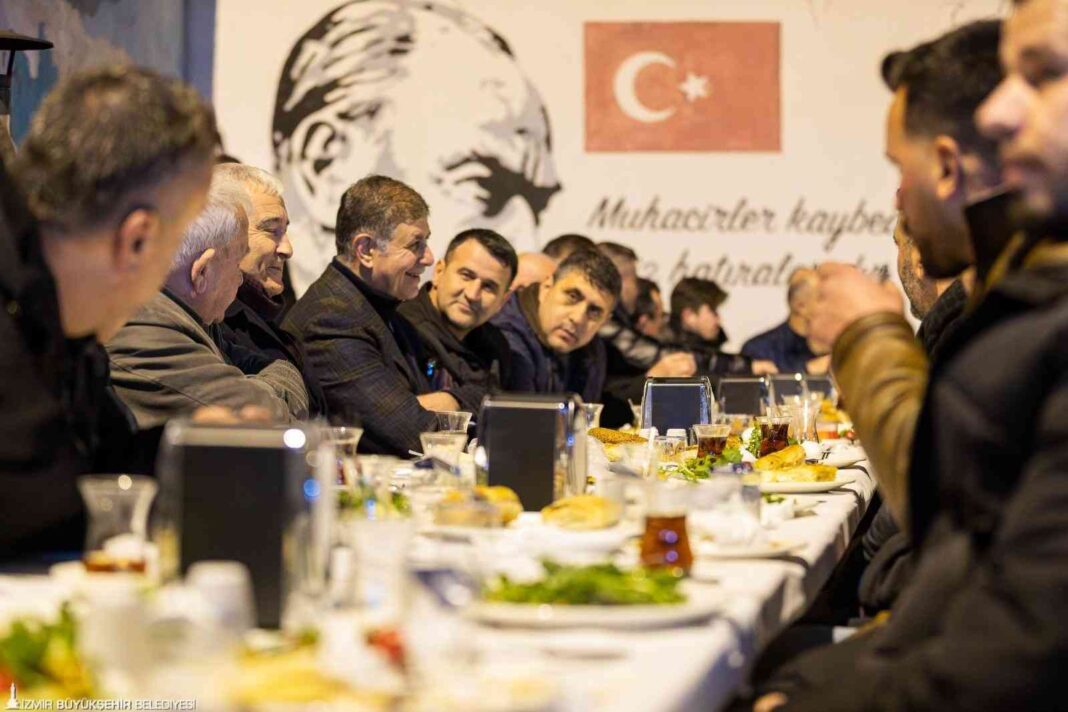 BAŞKAN TUGAY KEMALPAŞA’LILARLA SAHUR SOFRASINDA BULUŞTU…