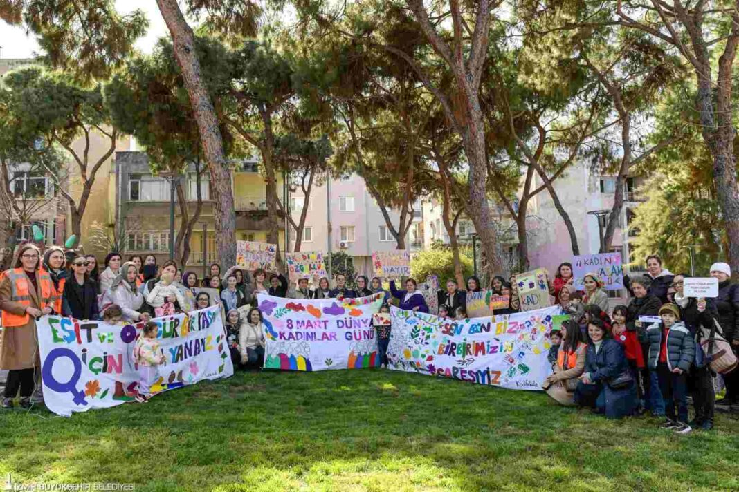 8 MART DAYANIŞMA NOKTALARINDA KADINLARIN SESİ YÜKSELDİ…