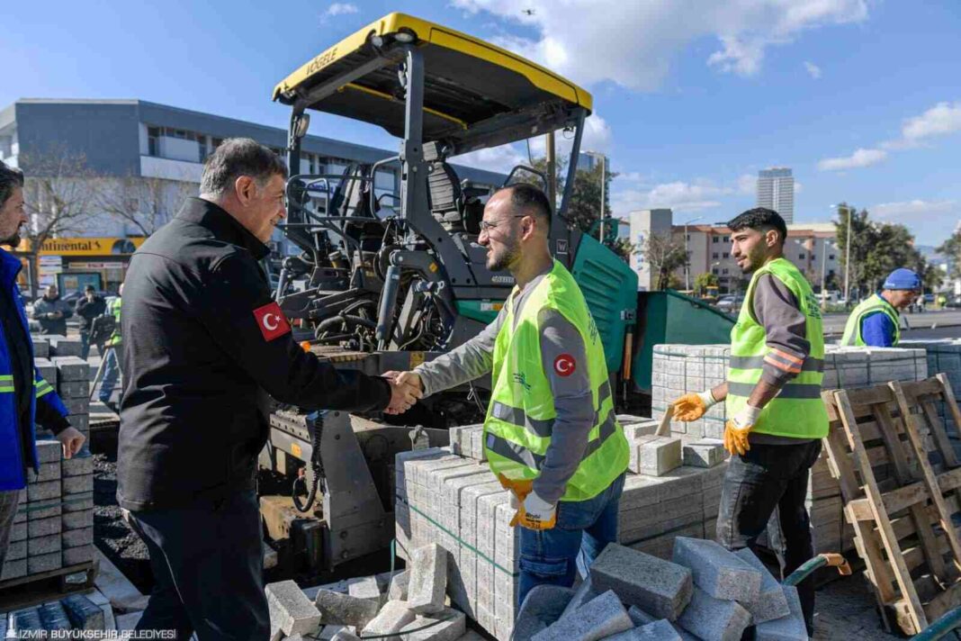 İZMİR’İN YOLLARINDA TAM GAZ ASFALT SEFERBERLİĞİ… İZMİR’İN YOLLARINDA TAM GAZ ASFALT SEFERBERLİĞİ…