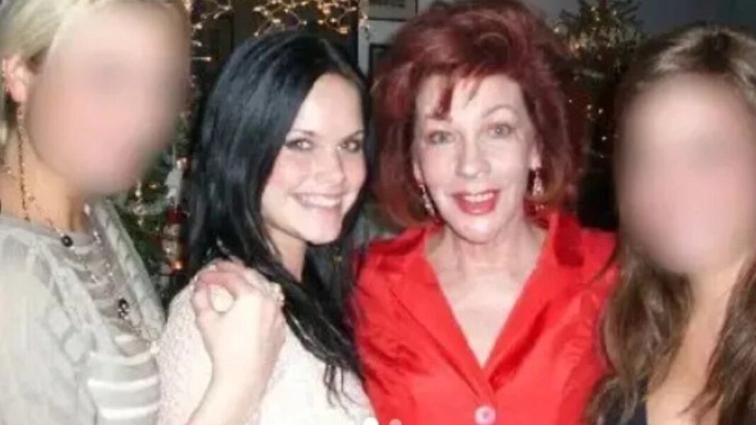 EPSTEİN’E GENÇ KIZLARIN FOTOĞRAFLARINI GÖNDERMİŞ…