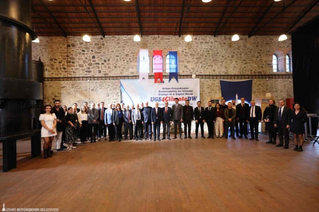 İZMİR’İN SU GÜVENLİĞİ İÇİN: “DİJİTAL YERALTI SUYU” HAMLESİ… İZMİR’İN SU GÜVENLİĞİ İÇİN: “DİJİTAL YERALTI SUYU” HAMLESİ…