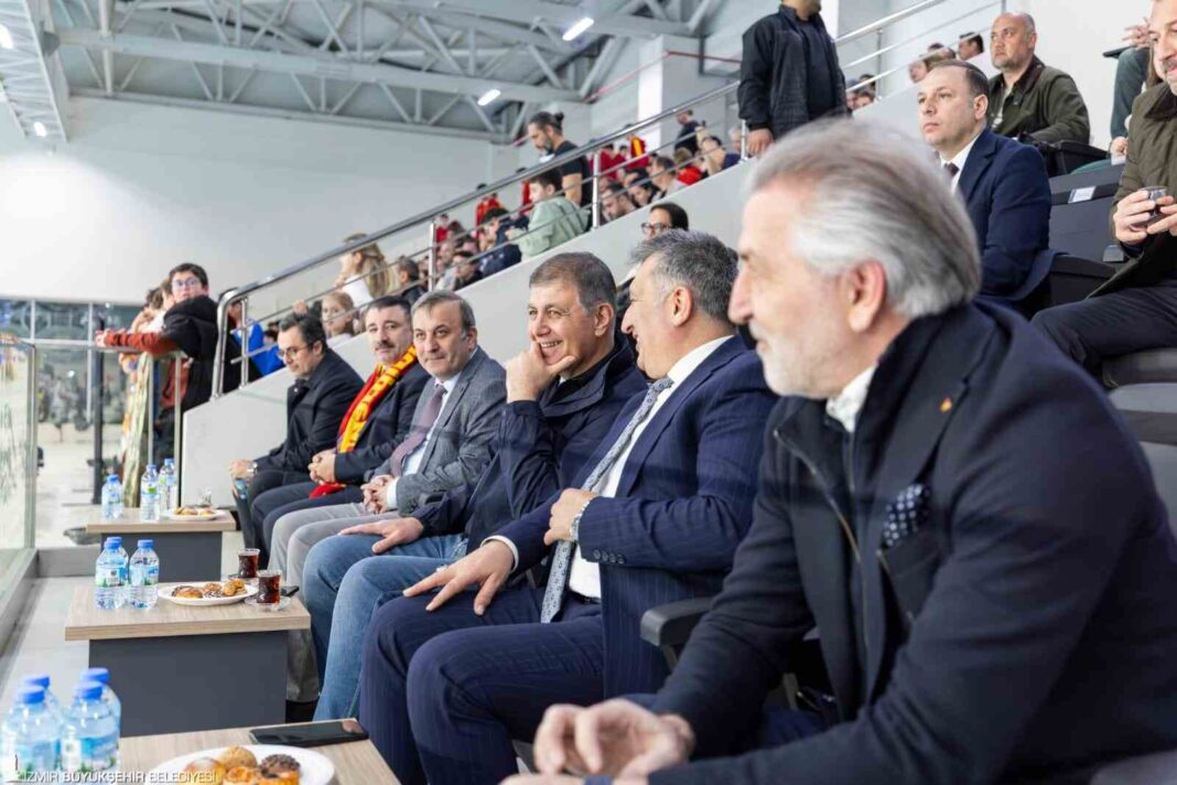 GÖZTEPE’NİN AVRUPA ZAFERİNE BAŞKAN TUGAY’DA EŞLİK ETTİ… GÖZTEPE’NİN AVRUPA ZAFERİNE BAŞKAN TUGAY’DA EŞLİK ETTİ…