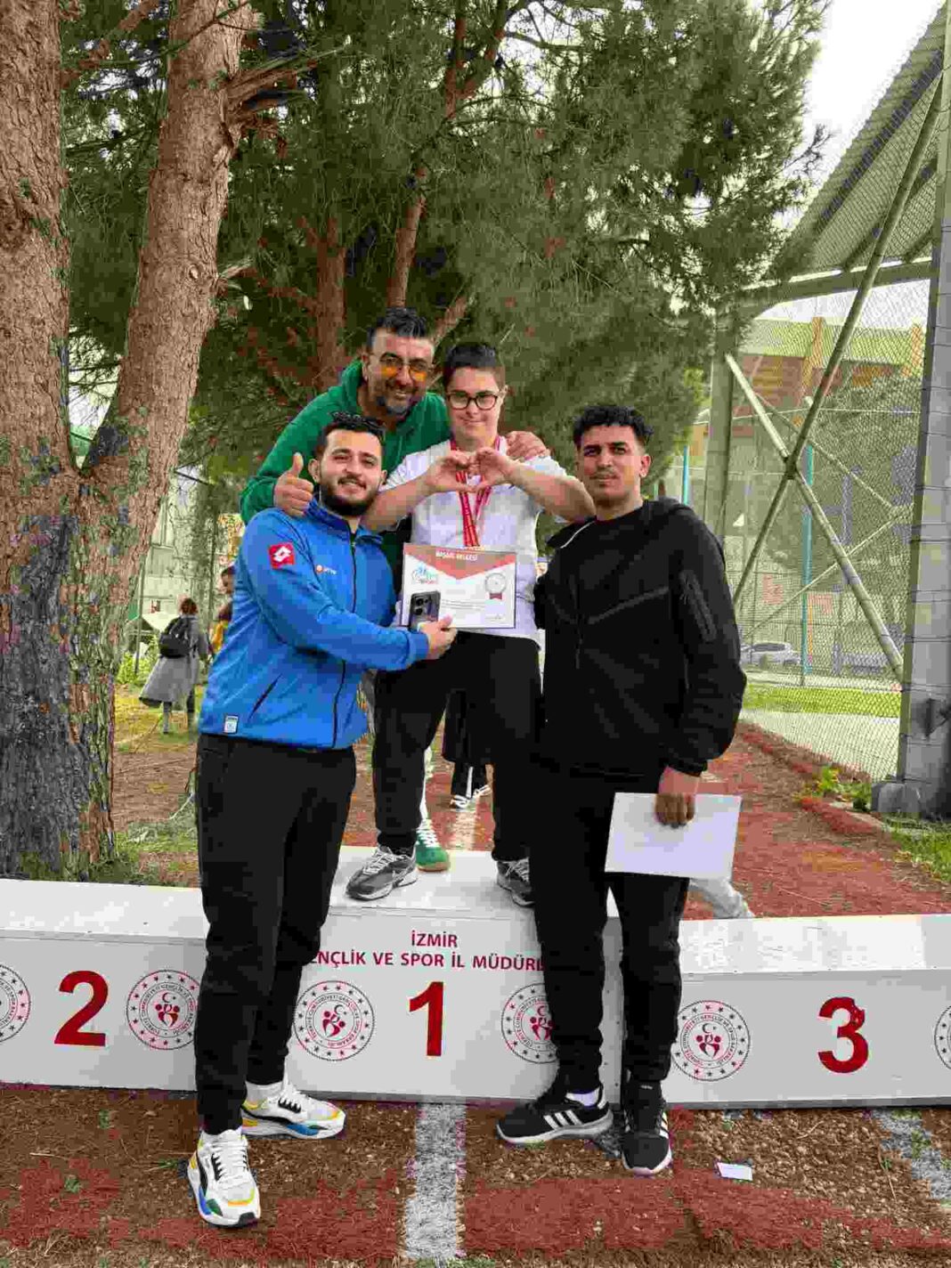 Aliağa’lı Özel Sporcular Türkiye Finallerinde… Aliağa’lı Özel Sporcular Türkiye Finallerinde…
