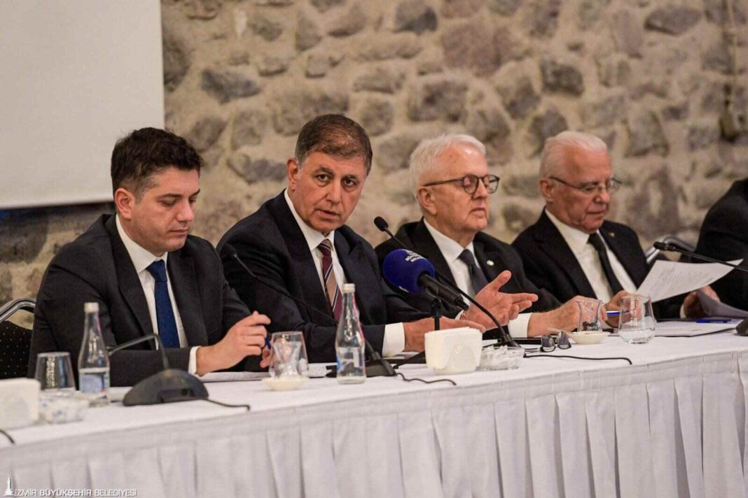 BAŞKAN TUGAY: “İZMİR GASTRONOMİ İLE DÜNYA’YA AÇILACAK…” BAŞKAN TUGAY: “İZMİR GASTRONOMİ İLE DÜNYA’YA AÇILACAK…”