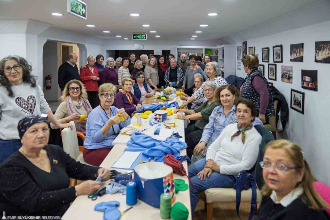 İZMİR’DE NESİLLER ARASI SAĞLIK DAYANIŞMASI KALPLERİ ISITTI… İZMİR’DE NESİLLER ARASI SAĞLIK DAYANIŞMASI KALPLERİ ISITTI…