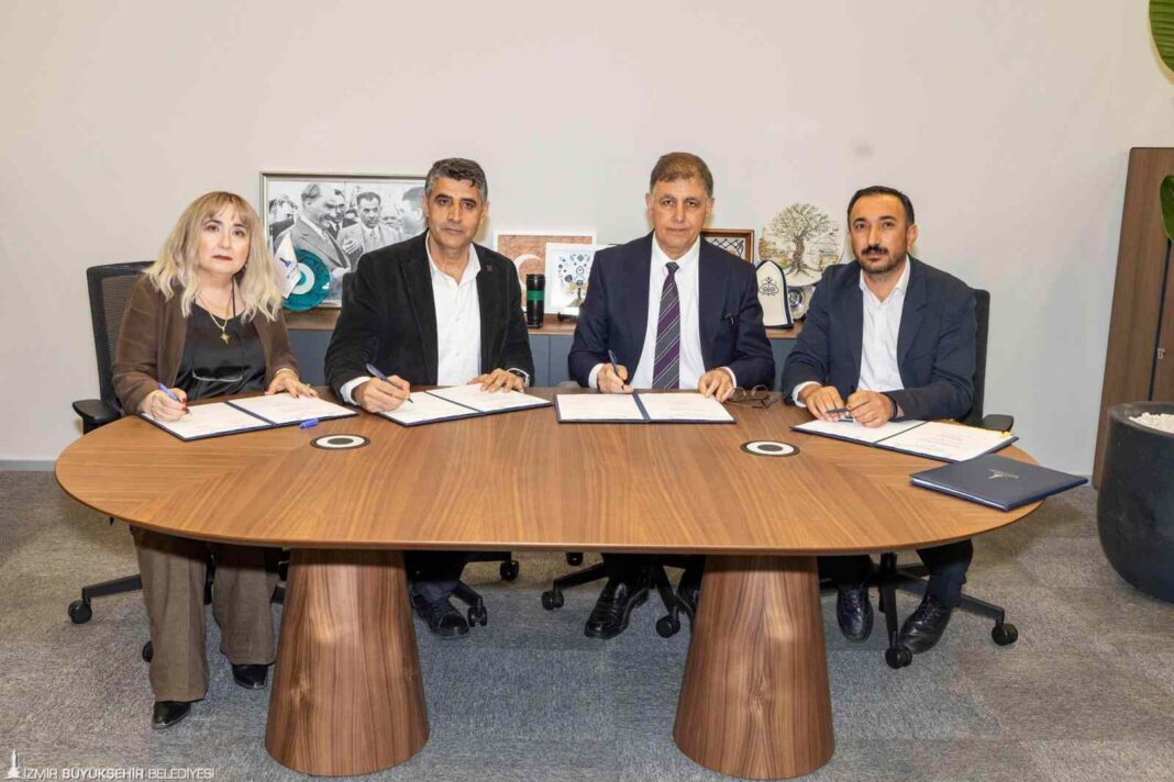 BAŞKAN TUGAY, TÜM BEL-SEN İZMİR ŞUBE YÖNETİMİYLE SÖZLEŞME İMZALADI: “EMEK’TEN YANA DURUŞU” İÇİN TEŞEKKÜR ALDI… BAŞKAN TUGAY, TÜM BEL-SEN İZMİR ŞUBE YÖNETİMİYLE SÖZLEŞME İMZALADI: “EMEK’TEN YANA DURUŞU” İÇİN TEŞEKKÜR ALDI…