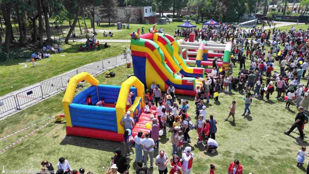 23 Nisan Coşkusu Kültürpark’ta Zirve’ye Çıkıyor… 23 Nisan Coşkusu Kültürpark’ta Zirve’ye Çıkıyor…