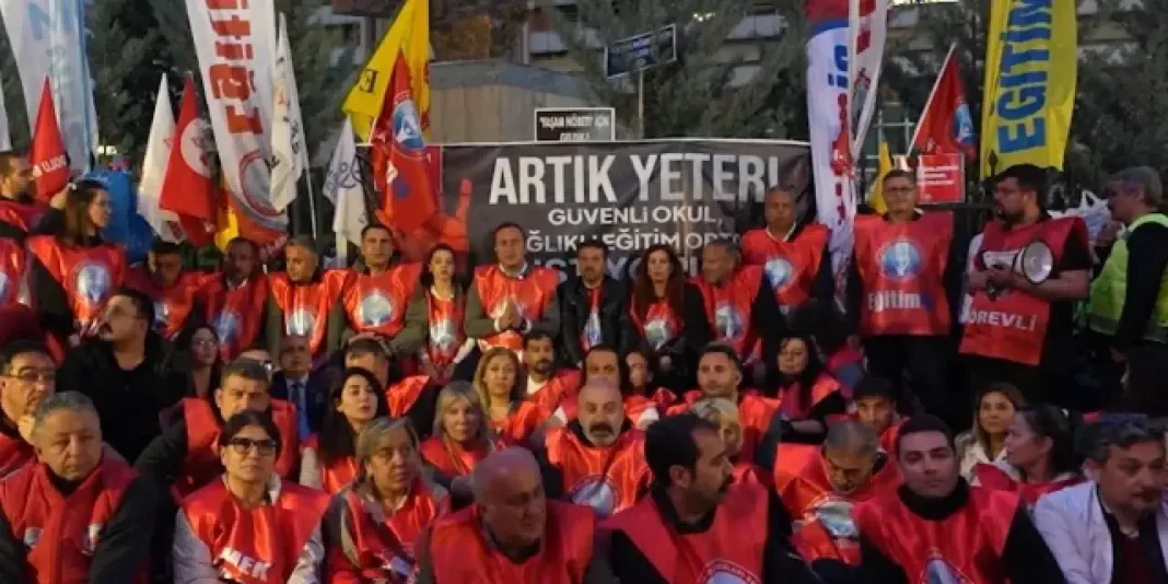 SALDIRILARA İSYAN ETTİLER, BAKANLIĞIN KAPISINA DAYANDILAR!… SALDIRILARA İSYAN ETTİLER, BAKANLIĞIN KAPISINA DAYANDILAR!…