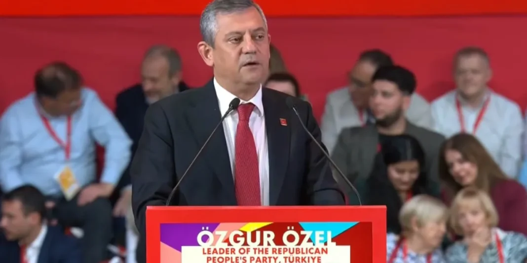 ÖZEL’DEN “OTORİTERLİĞE KARŞI SEFERBERLİK” ÇAĞRISI… ÖZEL’DEN “OTORİTERLİĞE KARŞI SEFERBERLİK” ÇAĞRISI…