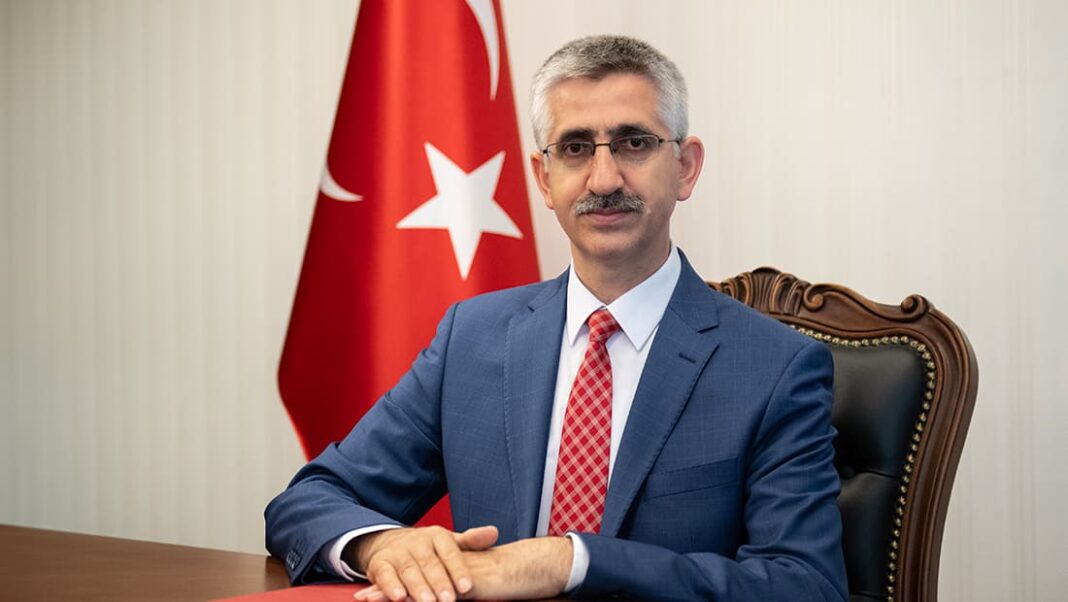 “TÜRKÇE ÖLDÜ” DEDİ, GÖREVDEN ALINDI… “TÜRKÇE ÖLDÜ” DEDİ, GÖREVDEN ALINDI…