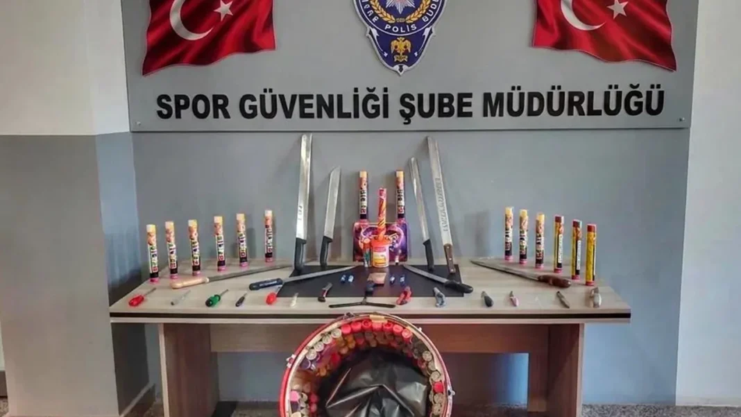 TARAFTAR OTOBÜSÜNDEN CEPHANELİK ÇIKTI!… TARAFTAR OTOBÜSÜNDEN CEPHANELİK ÇIKTI!…
