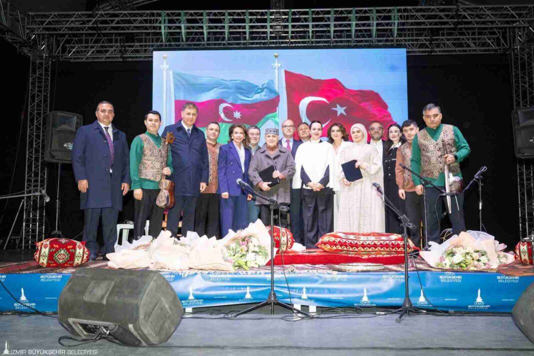 TUGAY: “STAR RAFİNERİSİ VE PETKİM, AZERBAYCAN-TÜRKİYE KARDEŞLİĞİNİN İZMİR’E YANSIYAN ÖNEMLİ BİR GÖSTERGESİDİR…” TUGAY: “STAR RAFİNERİSİ VE PETKİM, AZERBAYCAN-TÜRKİYE KARDEŞLİĞİNİN İZMİR’E YANSIYAN ÖNEMLİ BİR GÖSTERGESİDİR…”