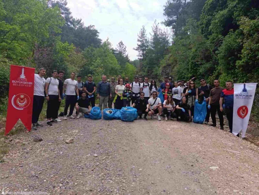 İZMİR’İN İTFAİYECİLERİNDEN, DOĞA DA FARKINDALIK YÜRÜYÜŞÜ… İZMİR’İN İTFAİYECİLERİNDEN, DOĞA DA FARKINDALIK YÜRÜYÜŞÜ…