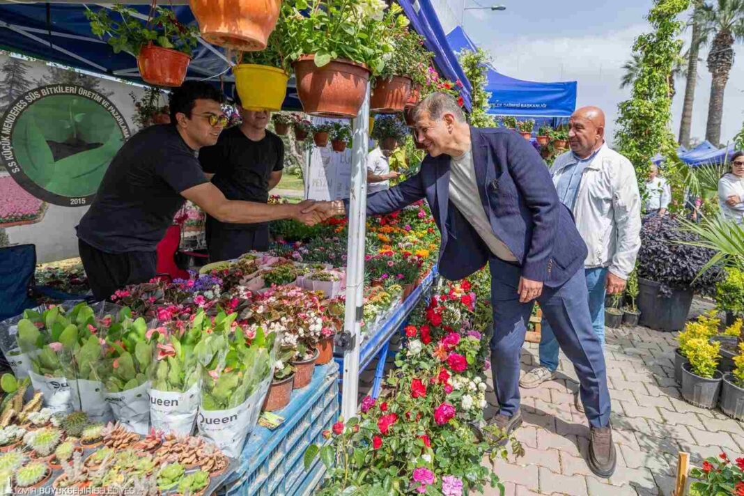 BAŞKAN TUGAY: “İNSANLAR DOĞAYLA İÇ İÇE YAŞASIN İSTİYORUZ…” BAŞKAN TUGAY: “İNSANLAR DOĞAYLA İÇ İÇE YAŞASIN İSTİYORUZ…”