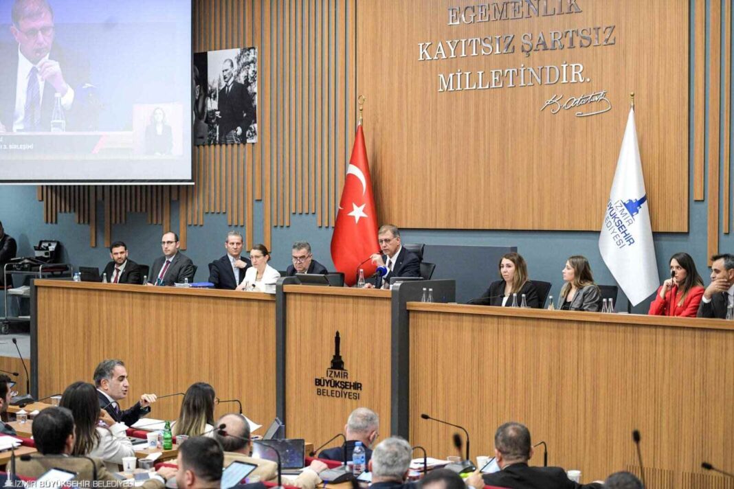 “SİYASİ BASKILAR NEDENİYLE ONAYLAR ÇIKMIYOR, BİZ İZMİR’İN HAKKINI SAVUNMAYA DEVAM EDECEĞİZ…” “SİYASİ BASKILAR NEDENİYLE ONAYLAR ÇIKMIYOR, BİZ İZMİR’İN HAKKINI SAVUNMAYA DEVAM EDECEĞİZ…”