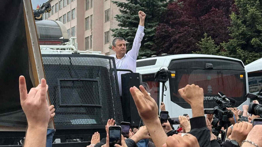 “ARTIK BİR YANDA SEÇİLMİŞ CHP, DİĞER YANDA ATANMIŞ CHP VAR…” “ARTIK BİR YANDA SEÇİLMİŞ CHP, DİĞER YANDA ATANMIŞ CHP VAR…”