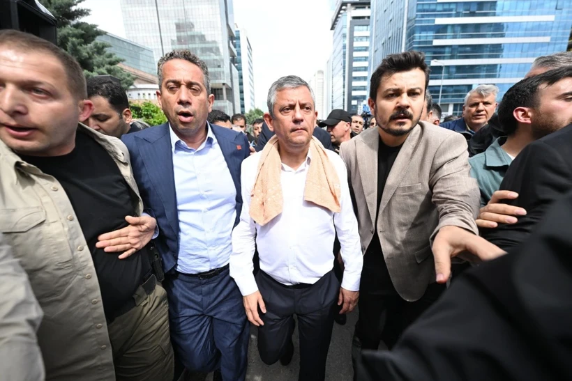 “KURULTAY YAPMAMAK PARTİYE İHANETTİR…” “KURULTAY YAPMAMAK PARTİYE İHANETTİR…”