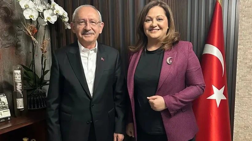 KILIÇDAROĞLU’NDAN-KÖKSAL’A: “BAĞIMSIZ KALSANIZ DAHA UYGUN OLURDU…” KILIÇDAROĞLU’NDAN-KÖKSAL’A: “BAĞIMSIZ KALSANIZ DAHA UYGUN OLURDU…”