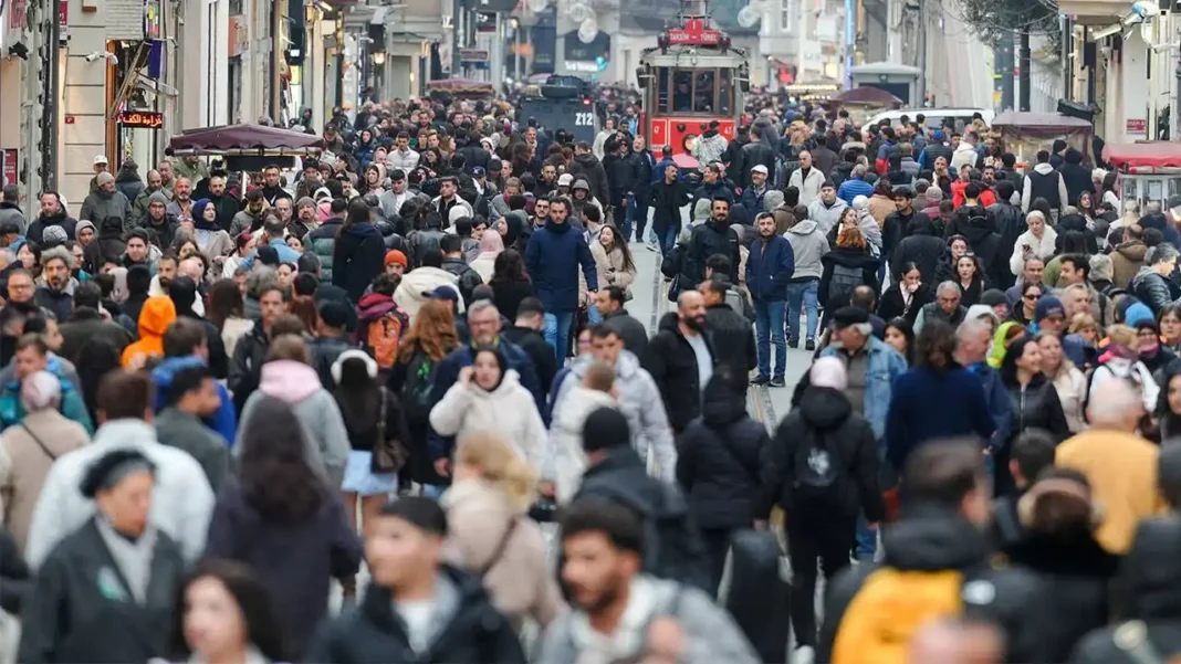 LE MONDE: “TÜRKİYE DE TOPLUMSAL MORAL DE DÜŞÜŞ VAR…” LE MONDE: “TÜRKİYE DE TOPLUMSAL MORAL DE DÜŞÜŞ VAR…”