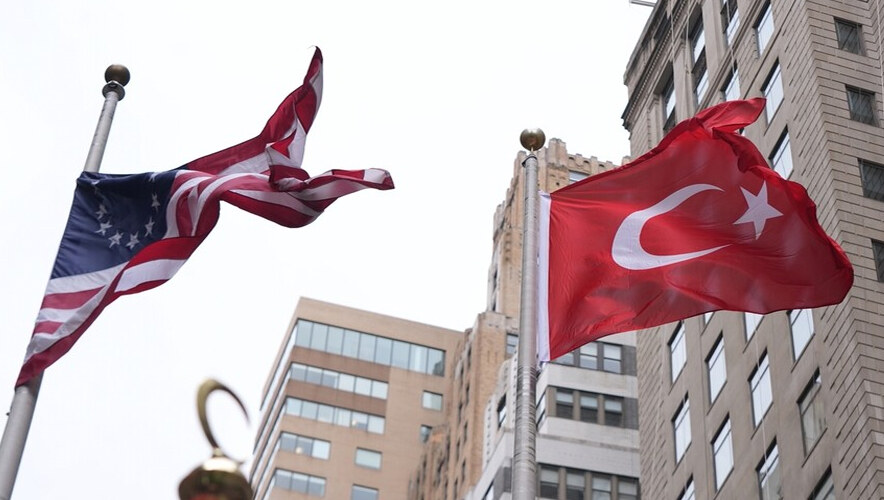ABD’DE TARİHİ YÜRÜYÜŞ ÖNCESİ TÜRK BAYRAĞI GURURU… ABD’DE TARİHİ YÜRÜYÜŞ ÖNCESİ TÜRK BAYRAĞI GURURU…