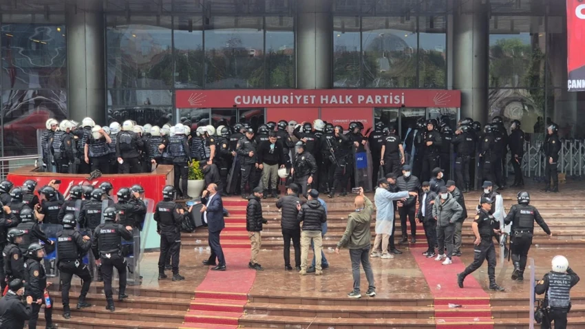 ÖZEL: “BABA OCAĞINDAYIZ, SALDIRI ALTINDAYIZ!…” ÖZEL: “BABA OCAĞINDAYIZ, SALDIRI ALTINDAYIZ!…”