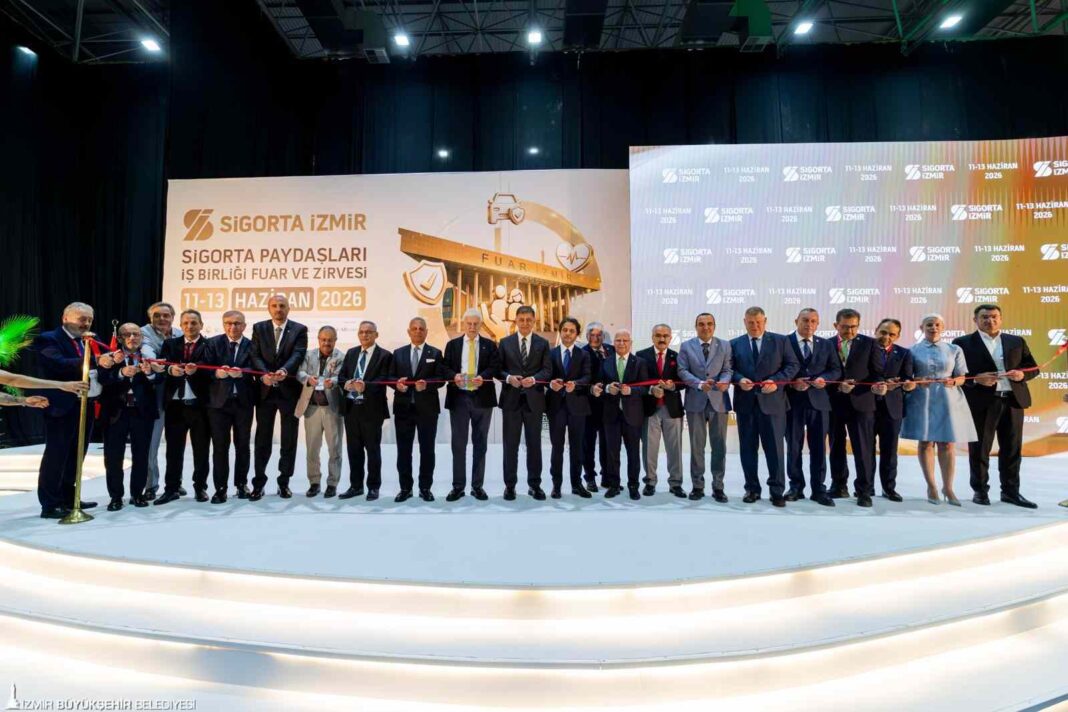 SİGORTA SEKTÖRÜ İZMİR’DE BULUŞTU… SİGORTA SEKTÖRÜ İZMİR’DE BULUŞTU…
