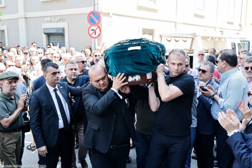 Başkan Tugay, Özkan Yücel’e Son görevini Yerine Getirdi… Başkan Tugay, Özkan Yücel’e Son görevini Yerine Getirdi…
