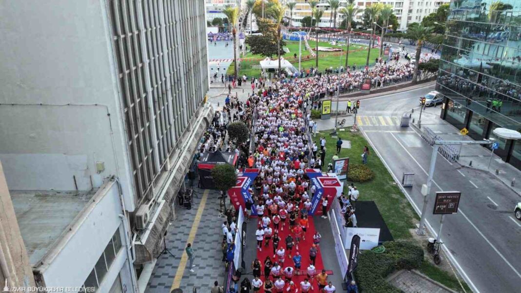 KURTULUŞUN ŞEHRİNDE YARI MARATON İÇİN 21 ÜLKEDEN KATILIM… KURTULUŞUN ŞEHRİNDE YARI MARATON İÇİN 21 ÜLKEDEN KATILIM…
