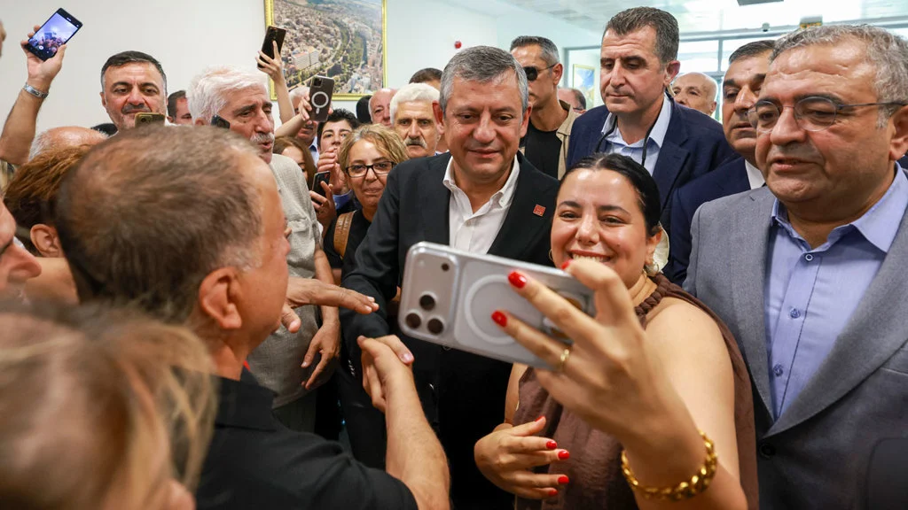 YENİ PARTİNİN ADI NE OLACAK?… YENİ PARTİNİN ADI NE OLACAK?…