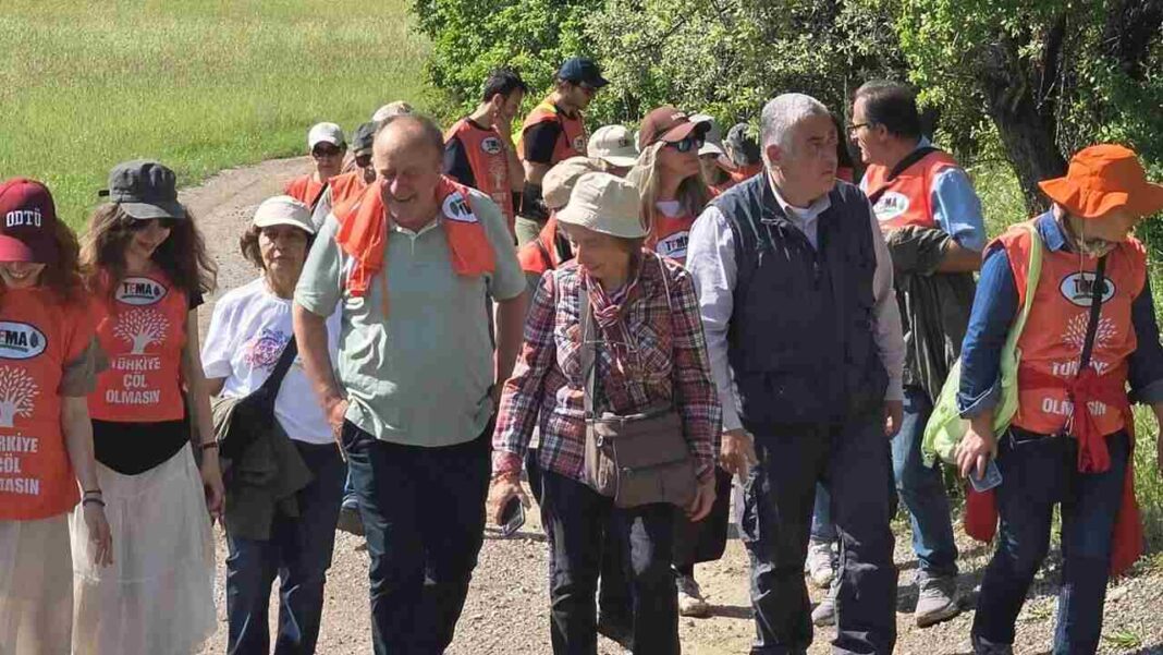 TUTUKLANAN TEMA GÖNÜLLÜLERİ, 2’ŞER KİŞİ YATTIKLARI TEK KİŞİLİK YATAKLARI PAYLAŞTI… TUTUKLANAN TEMA GÖNÜLLÜLERİ, 2’ŞER KİŞİ YATTIKLARI TEK KİŞİLİK YATAKLARI PAYLAŞTI…