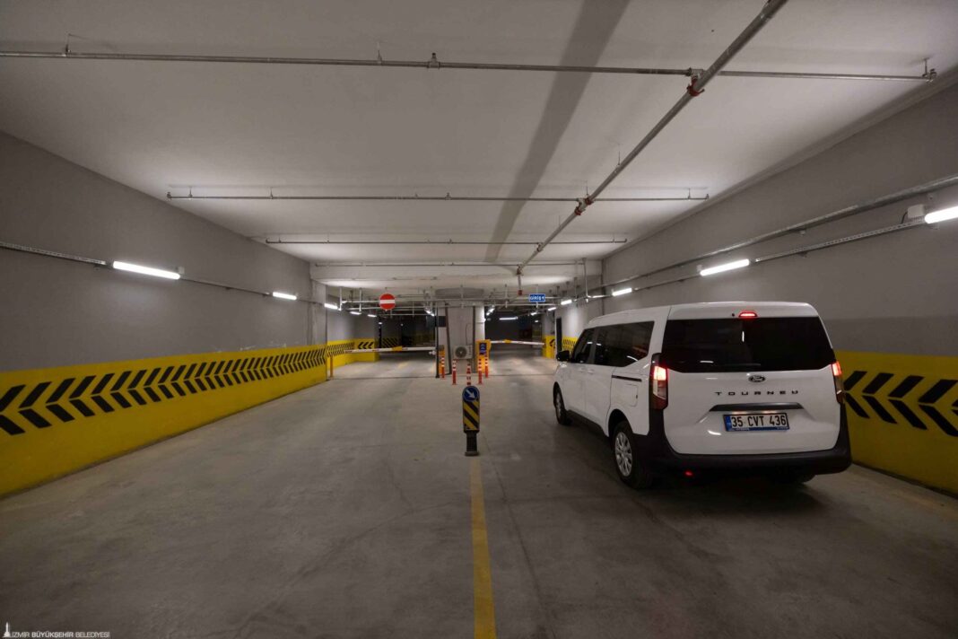 Araçlar Otoparka, Yolcular Metroya… Araçlar Otoparka, Yolcular Metroya…