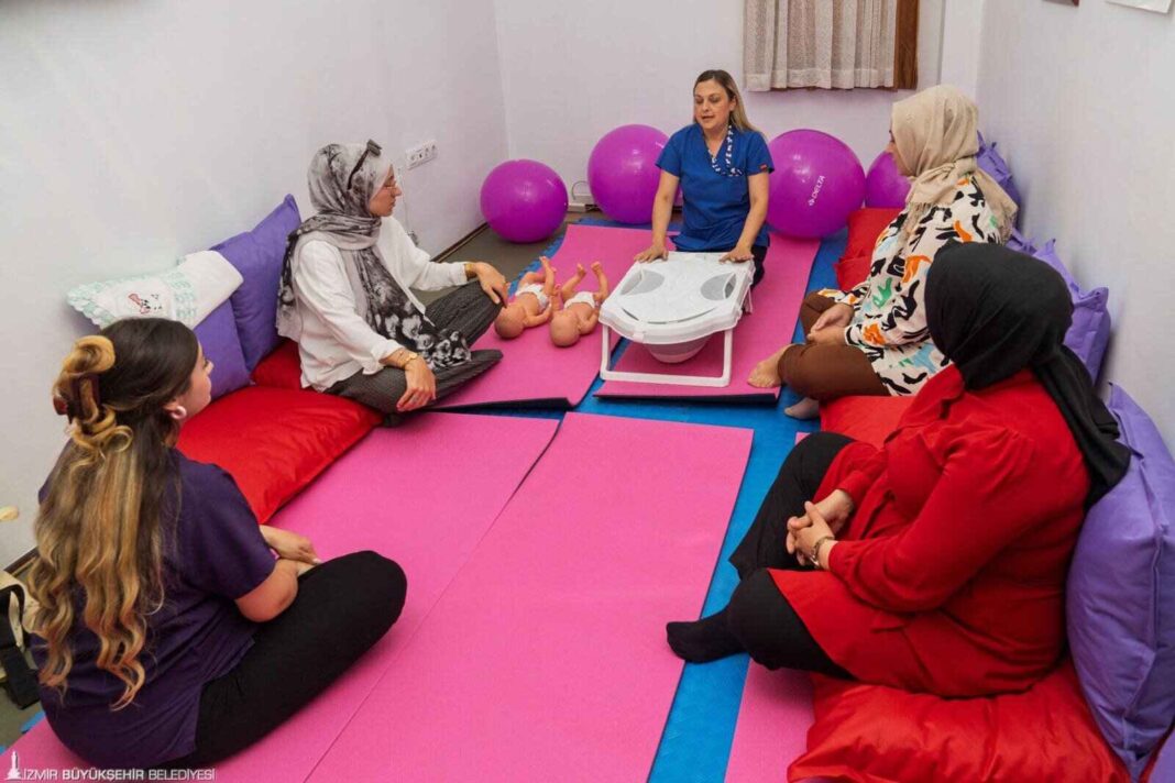 Eşrefpaşa Hastanesinde Anne Adaylarına Güvenli Doğum Dersi… Eşrefpaşa Hastanesinde Anne Adaylarına Güvenli Doğum Dersi…
