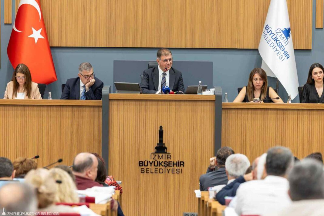 “İzmir’in Sorunlarını Birer Birer Çözelim Diye Yola Çıktık…” “İzmir’in Sorunlarını Birer Birer Çözelim Diye Yola Çıktık…”
