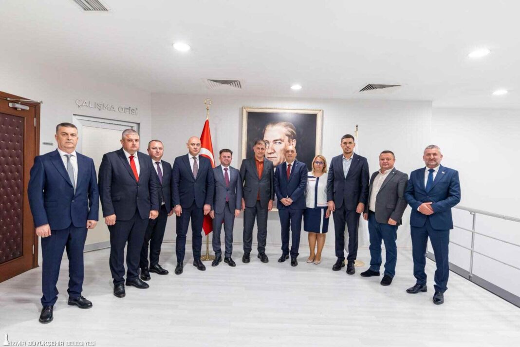 Başkan Tugay: “Dostluğumuzu Ortak Projelerle Büyütelim…” Başkan Tugay: “Dostluğumuzu Ortak Projelerle Büyütelim…”
